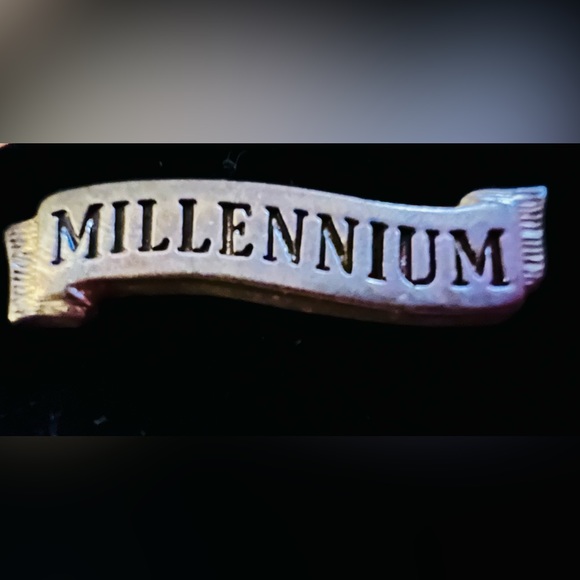 Pins Set - Picture 2 of 4